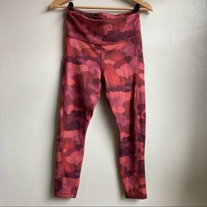 Athleta Ultimate Stash Pocket Pink Camo 7/8 Tight